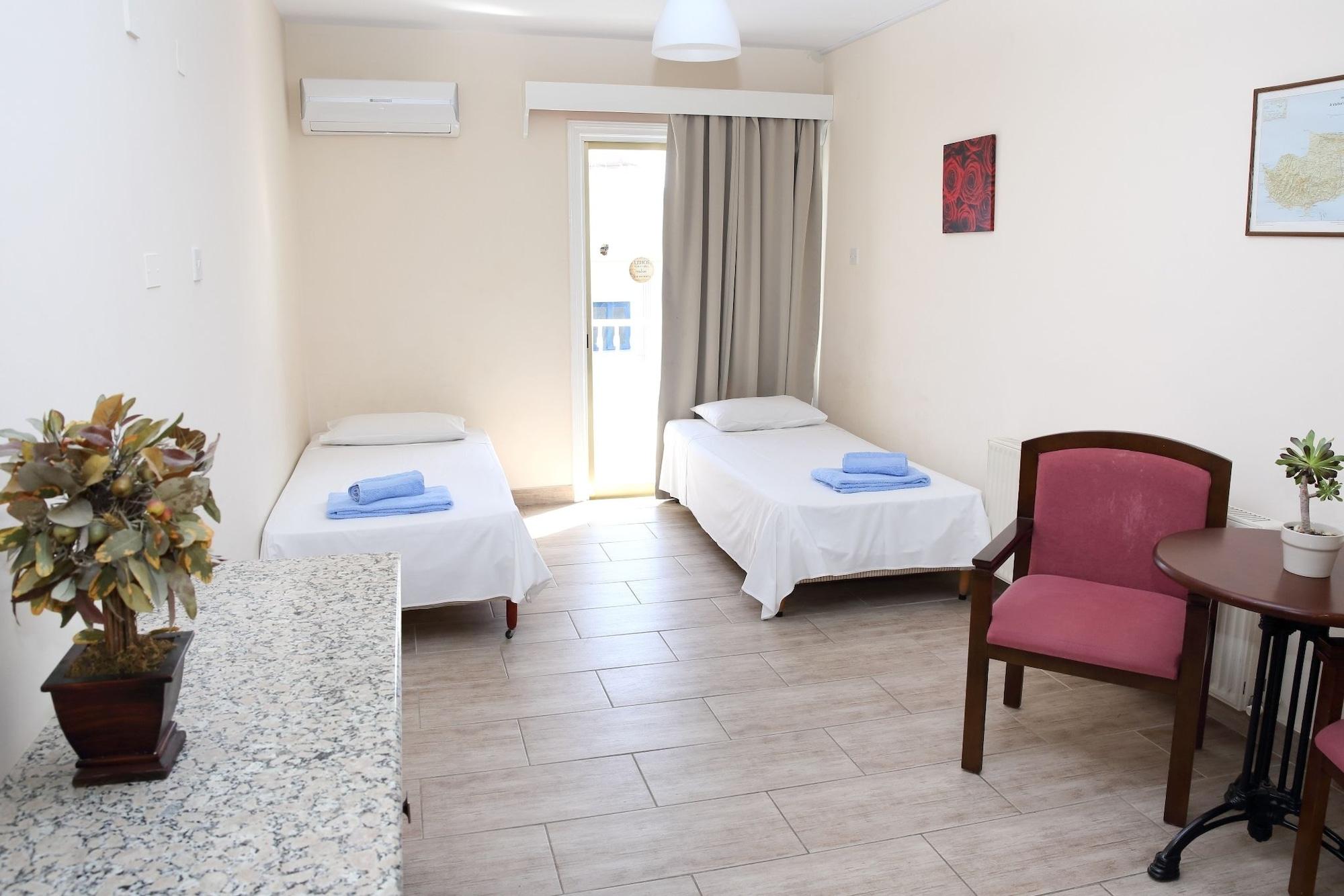 Antonis G. Hotel Apartments Oroklini Zewnętrze zdjęcie