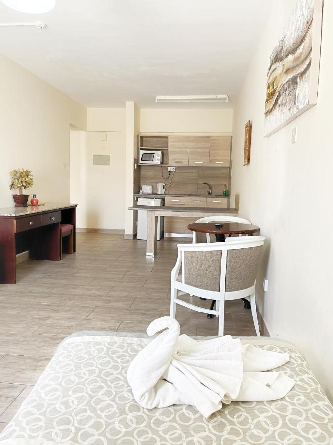 Antonis G. Hotel Apartments Oroklini Zewnętrze zdjęcie