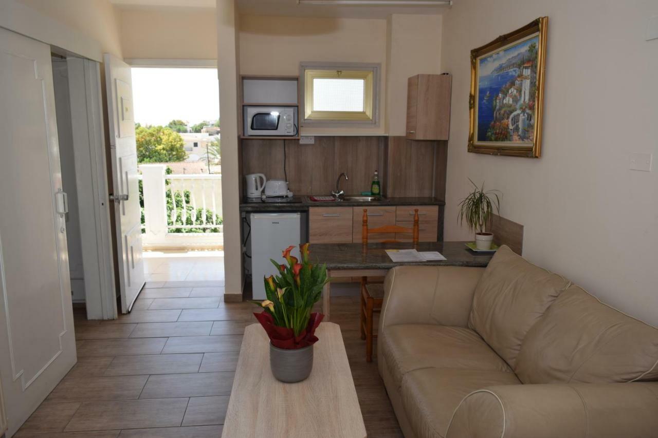 Antonis G. Hotel Apartments Oroklini Zewnętrze zdjęcie